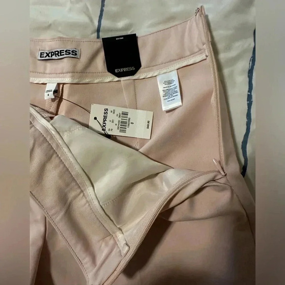 NWT Express Flower Petal Mid Rise Side-Zip Shorts - Picture 6 of 7